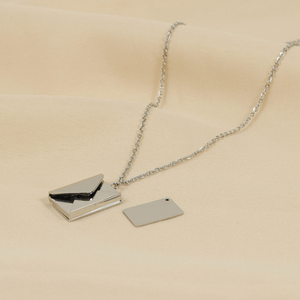 COLLAR CARTA CON SOBRE PERSONALIZADO LÁSER