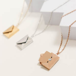 COLLAR CARTA CON SOBRE PERSONALIZADO LÁSER