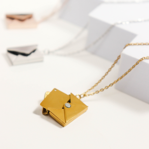 COLLAR CARTA CON SOBRE PERSONALIZADO LÁSER