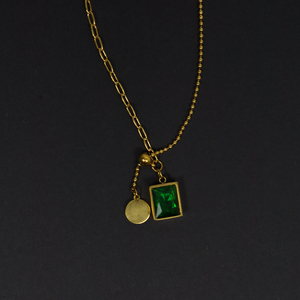 COLLAR PIEDRA VERDE Y PLACA PERSONALIZADA A LÁSER