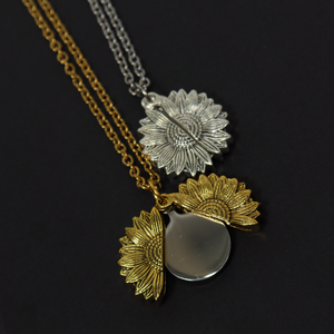 COLLAR RELICARIO GIRASOL PERSONALIZADO A LÁSER