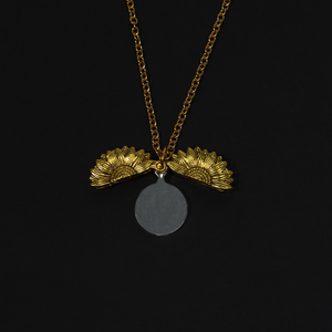 COLLAR RELICARIO GIRASOL PERSONALIZADO A LÁSER