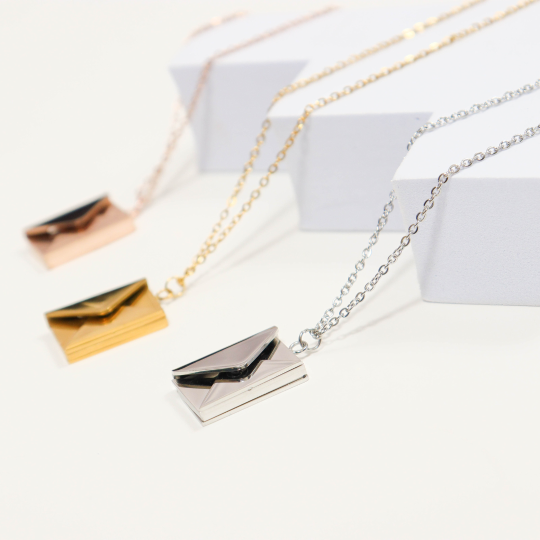 COLLAR CARTA CON SOBRE PERSONALIZADO LÁSER