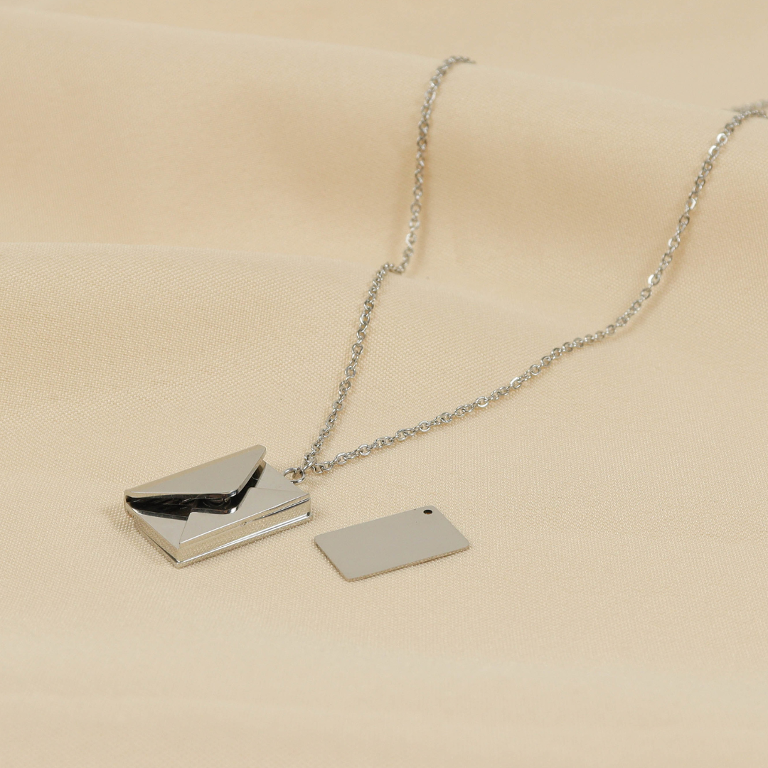 COLLAR CARTA CON SOBRE PERSONALIZADO LÁSER