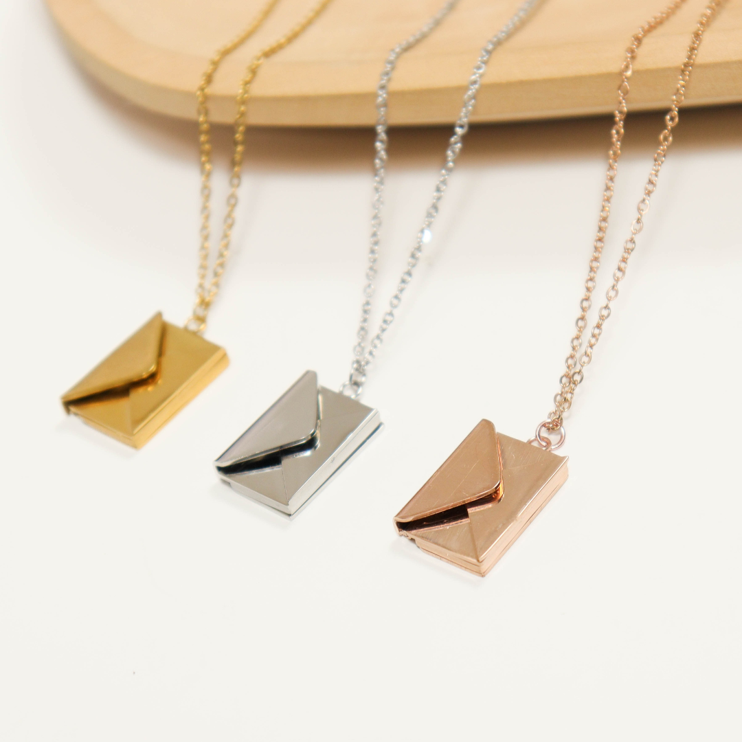 COLLAR CARTA CON SOBRE PERSONALIZADO LÁSER