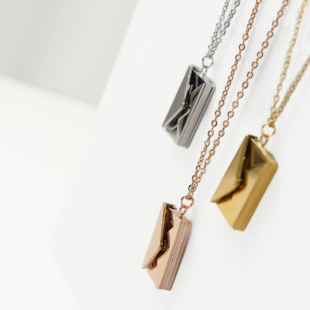 COLLAR CARTA CON SOBRE PERSONALIZADO LÁSER