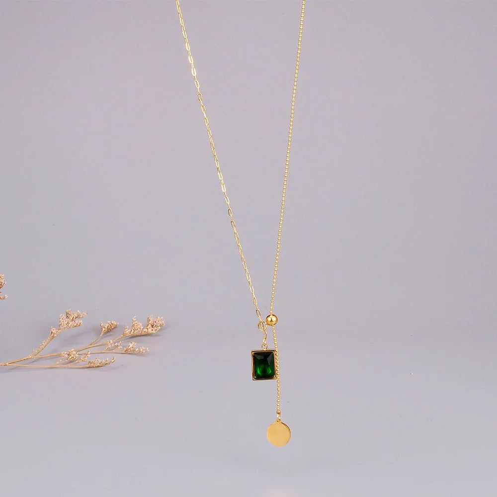 COLLAR PIEDRA VERDE Y PLACA PERSONALIZADA A LÁSER